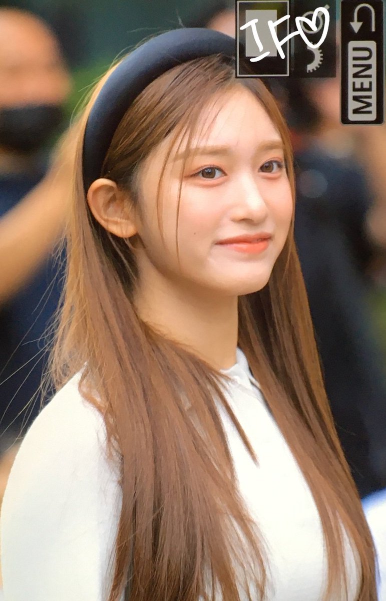 Leeseo_iF's tweet photo. 220916 아이브 이서 뮤직뱅크 출근 프리뷰  #IVE #아이브 #이서 #Leeseo https://t.co/94IQhd2zEP