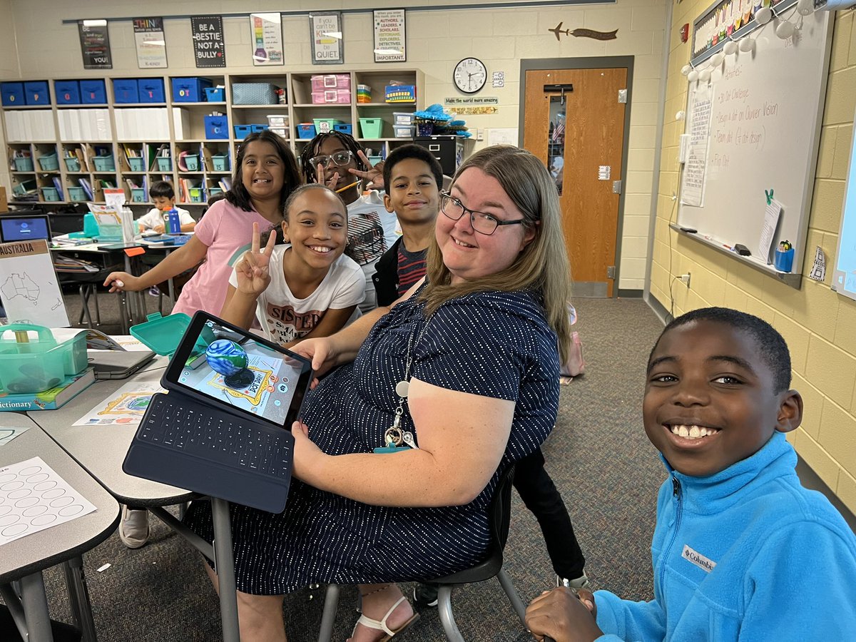 mrsjones72812's tweet photo. 4th graders in @MsHuey4thGrade class at @ChrisYungES CREATED at dot day stations! We had so much fun seeing their dots pop off the paper with AR in @quivervision ! #dotday @peterhreynolds @FablePaul @PWCSNews #pwcitc @PWCSScience https://t.co/8heXQ2D7IL