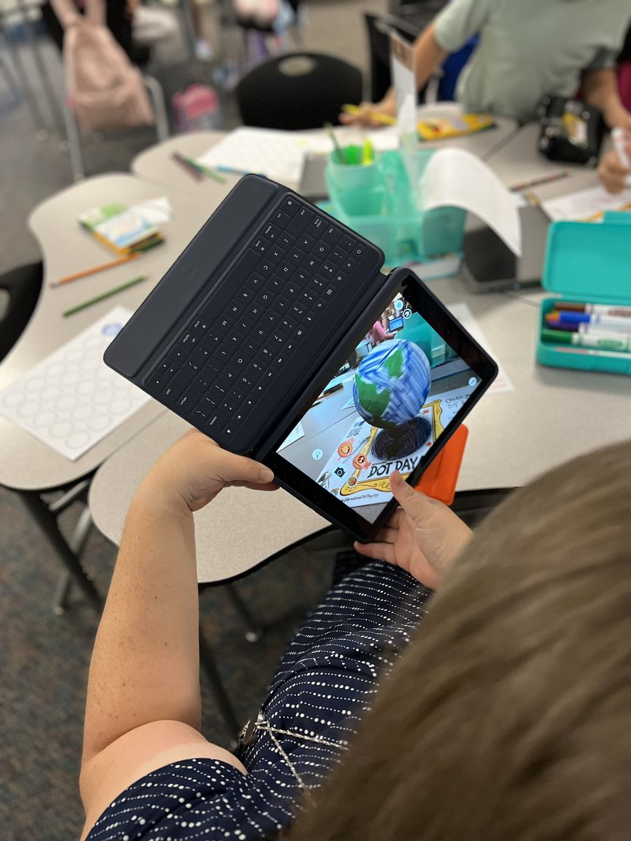 mrsjones72812's tweet photo. 4th graders in @MsHuey4thGrade class at @ChrisYungES CREATED at dot day stations! We had so much fun seeing their dots pop off the paper with AR in @quivervision ! #dotday @peterhreynolds @FablePaul @PWCSNews #pwcitc @PWCSScience https://t.co/8heXQ2D7IL