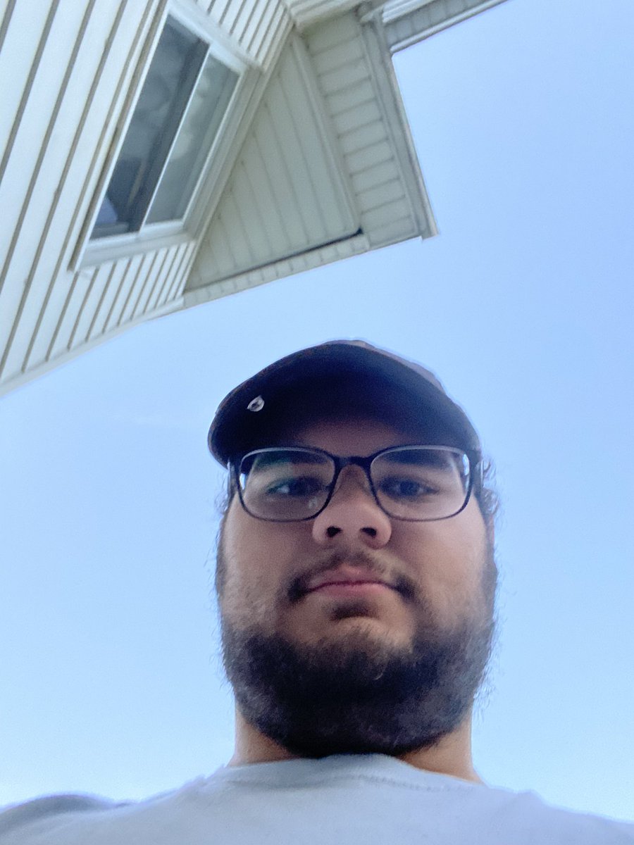 We just wanted to show off our Bronson🥰