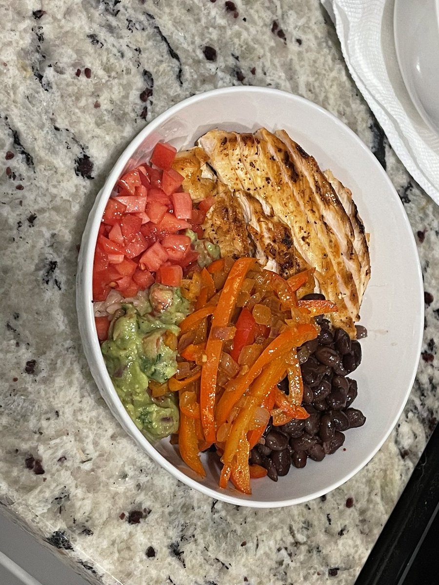 ItsStopa's tweet photo. Dinner is served https://t.co/rKVTNNuIEk