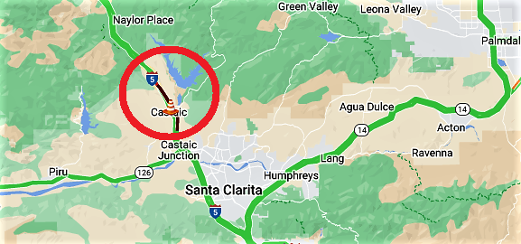 CaltransDist7's tweet photo. 🚨🚧 TRAVEL ALERT in #Castaic in northern #LACounty: Northbound I-5 is reduced to 3 lanes with 55mph limit due to fire damage. Possible delays. Check current conditions at https://t.co/O37QesJHpw @ScottWilkCA @suzettemartinez @kathrynbarger @CHP_Newhall @CHPFortTejon https://t.co/RUy9N7cCVR