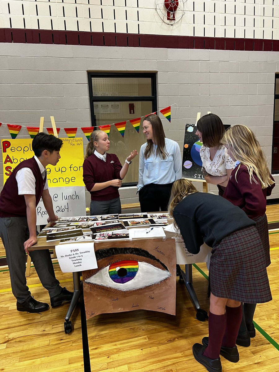 Club fair buzzzzzzz🐝 today <a href="/RundleJrHigh/">Rundle College Jr. High</a> - we have such a variety of fun clubs for students to engage with, experience and elevate! It’s gonna be a great year! Nice job #together #becurious #bewell #bekind <a href="/rundlecollege/">Rundle Schools</a> #BacktoSchool #yycschool #abed
