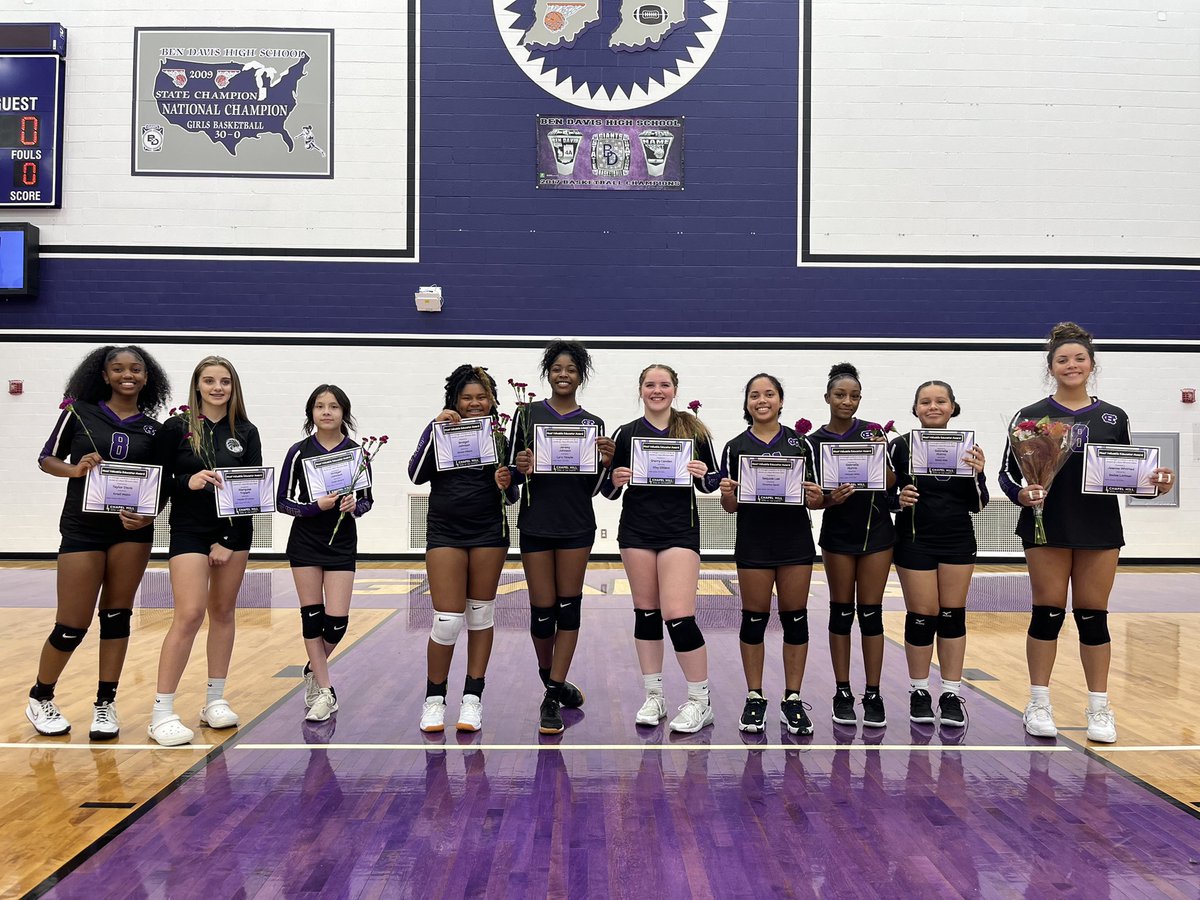 chcmrsjohnson's tweet photo. Got the win vs Lynhurst! Also celebrated our Most Valuable Educators! https://t.co/7x383wGm7g