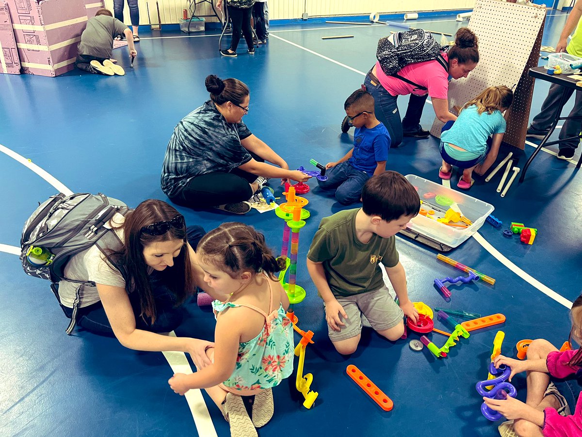 Had a great turnout at <a href="/BridgeportElem1/">Bridgeport Elementary</a> for the Creative Discovery Family Night! Loved seeing lots of familiar faces! <a href="/ashleylee531/">Ashley Lee</a>