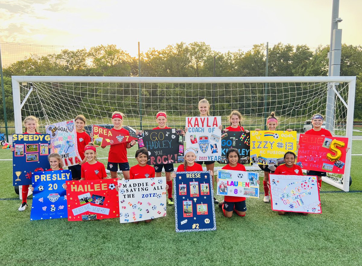 KCFusion12GGold's tweet photo. Last training session before we head to Iowa for TOURNAMENT WEEKEND!! 🙌🏻⚽️❤️ So grateful from support from our @kcfusionacad05G bigs that we love so much! @kcfusionsc https://t.co/iNSQG9cL2s