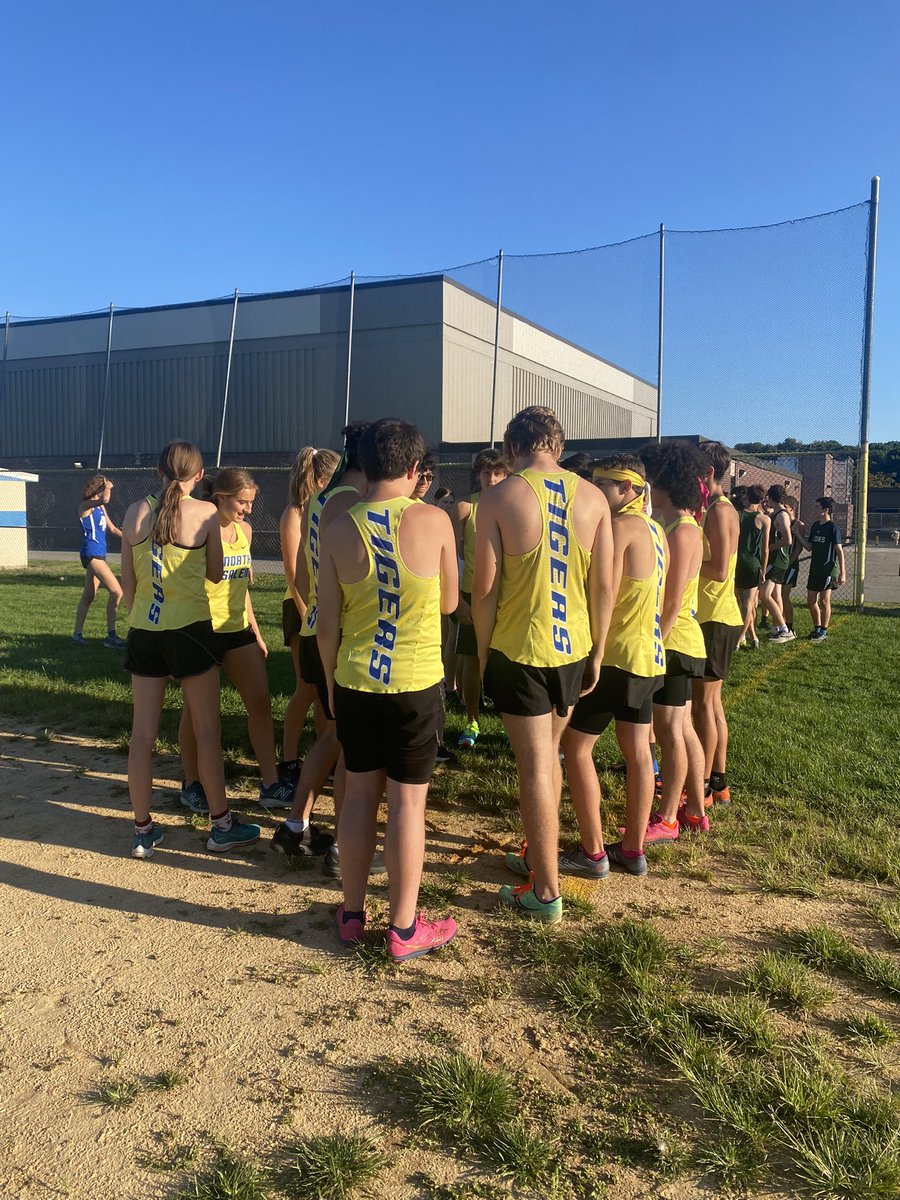 NS_Tigers's tweet photo. 💙💛North Salem XC hosts Mahopac, Lefell, and Dobbs Ferry today! Jack Fryer WINS-Boys 5K; Connor Quadrini-5th. Boys team WINS first; Emma Gautier WINS the Freshman race; Bella Fryer-2nd in Girls 5K
#tigerpride @booster_ns @lohudsports @Halston_Sports @NorthSalemPost https://t.co/7D89EHjuzl