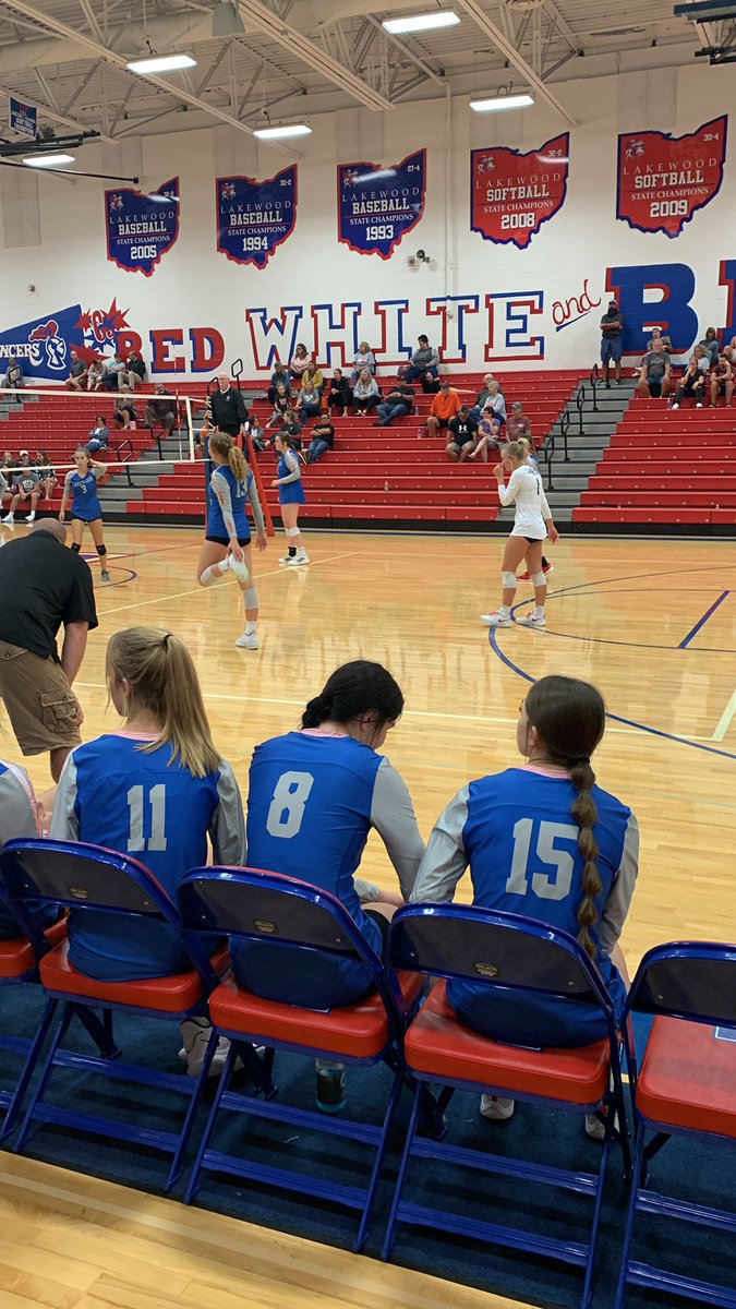 Lakewood volleyball is battling with Heath..These girls got fight in them don’t count them out! Go Lancers!!!