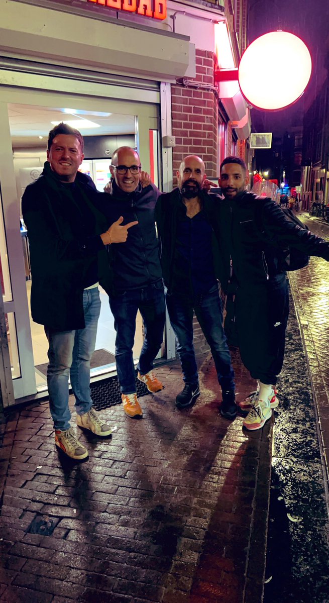 MartynReardon's tweet photo. All the best
#somerandomdude #Amsterdam #darts #work https://t.co/Xla3ENirqL