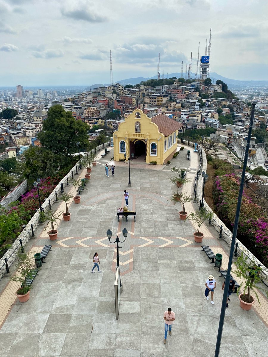 __elisaneira's tweet photo. ¡Feliz mes de la herencia hispana mi gente! 
Happy Hispanic Heritage Month! 
I'm proud to be 🇪🇨🇺🇸 just last month I was able to visit my beautiful Ecuador (after almost 3 years!)💛 https://t.co/GuXLH9k04r