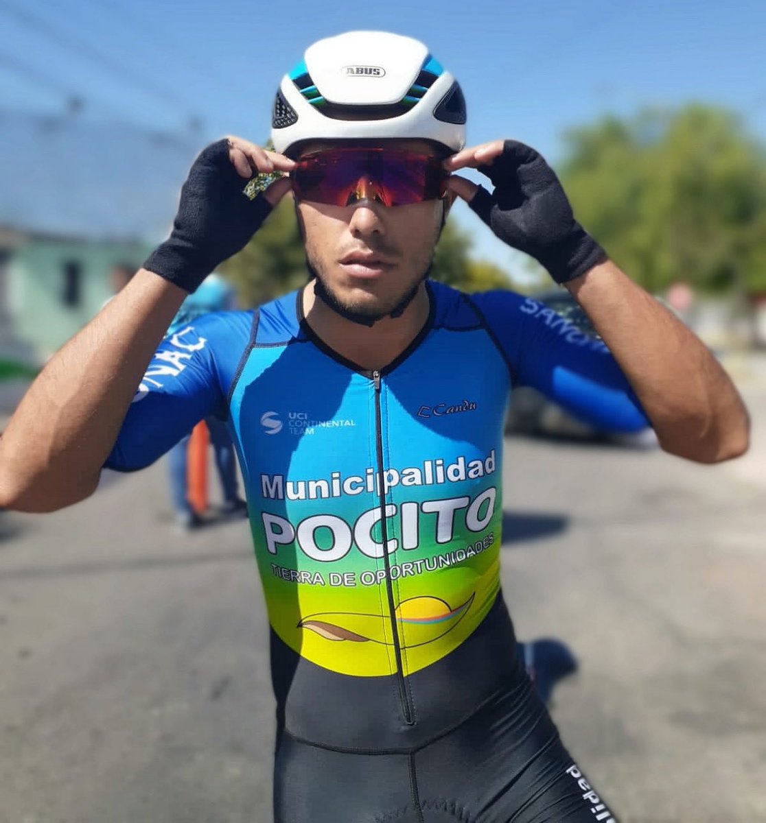 PomadaRoberto's tweet photo. Mirando hacia mi retorno a la competencia👀 el próximo 2 de octubre🔜🔜 #iniciodetemporada 🚴🏼‍♂️💙 https://t.co/DfuE6pINWR
