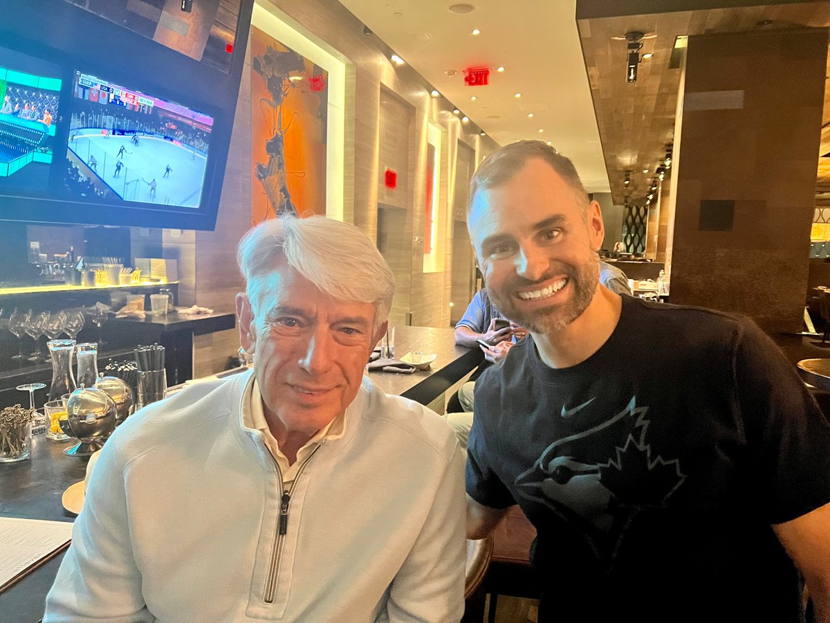 strongdad81's tweet photo. If the world was ending, I’d want to be at home listening to Buck Martinez commentate the play by play of it all on TV. The voice of a generation, and a true @bluejays legend. Great to see you Buck, hope you keep feeling better!  Upwards and Onwards! #legend #bluejays #fcancer https://t.co/StQasVxyw8
