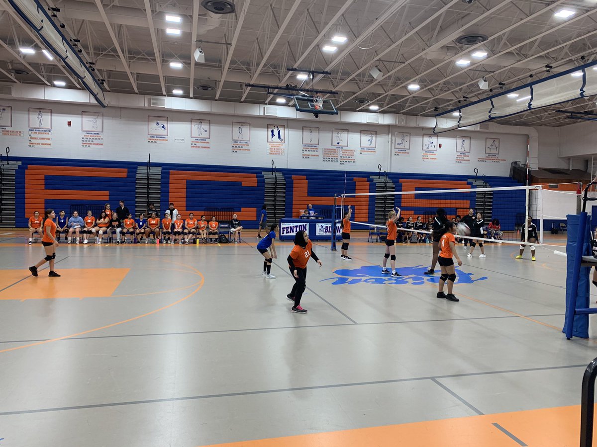 MsD_HHSmath's tweet photo. It was so fun getting to see BMS alum at their volleyball game at Fenton! Miss these kiddos! https://t.co/sTfTvViBty