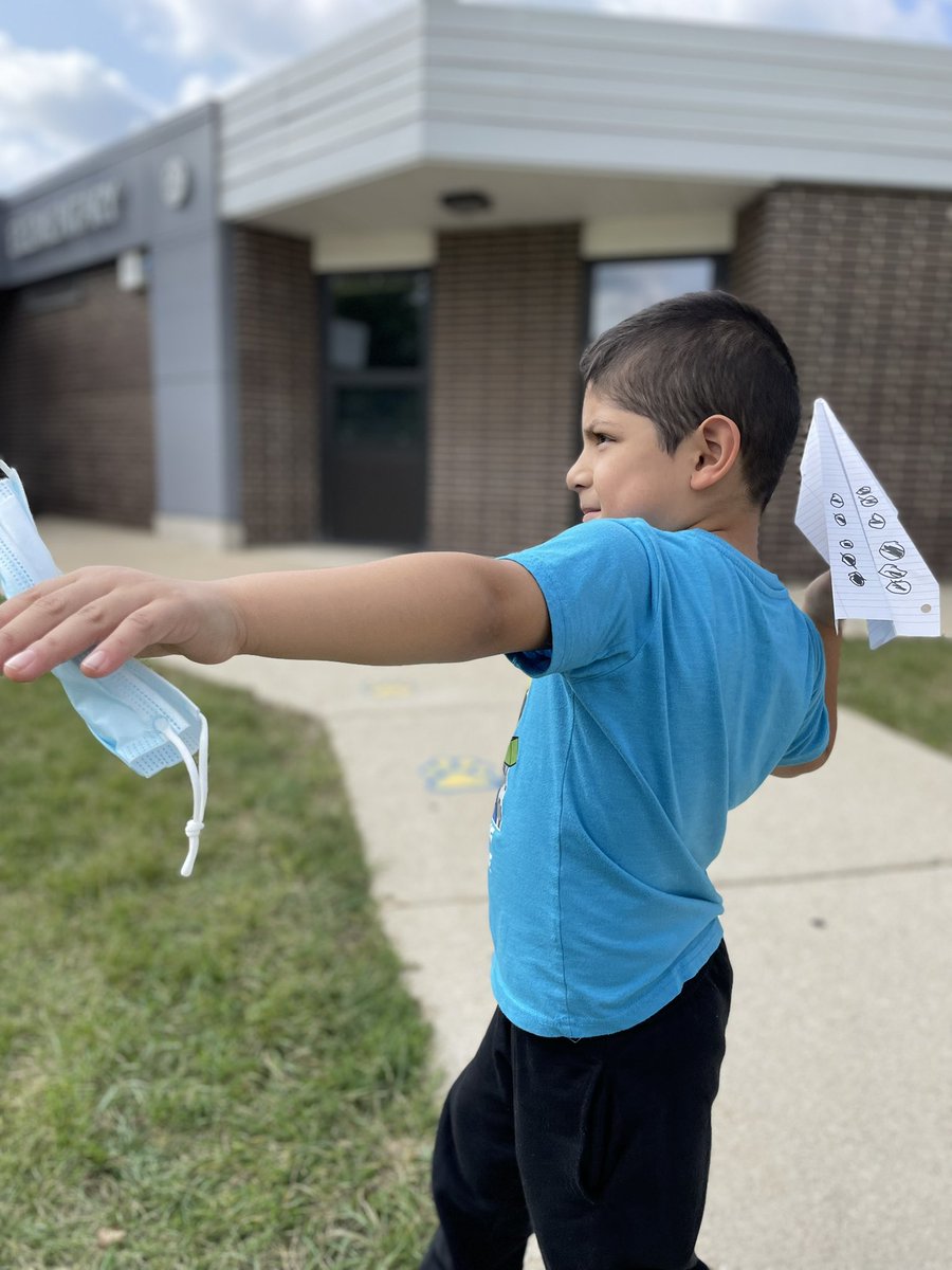 MrsMcGarry4's tweet photo. All aboard flight 84! Traveling into our next learning theme, transportation! We enjoyed a "flight" to different destinations via #googleearth and then recreated our very own planes using information we learned on #brainpopjr #ASD4ALL @lincolnasd4 https://t.co/XWxMwYO6Gi