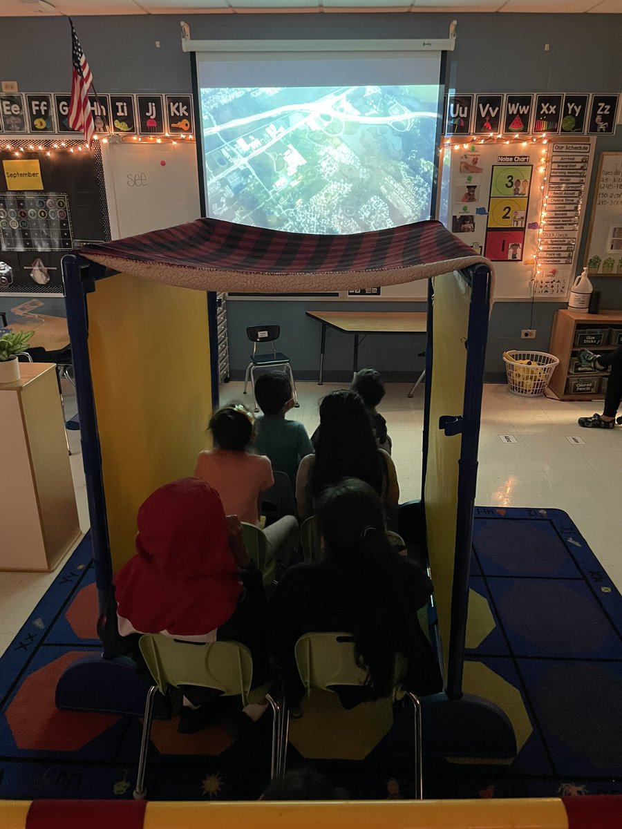 MrsMcGarry4's tweet photo. All aboard flight 84! Traveling into our next learning theme, transportation! We enjoyed a "flight" to different destinations via #googleearth and then recreated our very own planes using information we learned on #brainpopjr #ASD4ALL @lincolnasd4 https://t.co/XWxMwYO6Gi