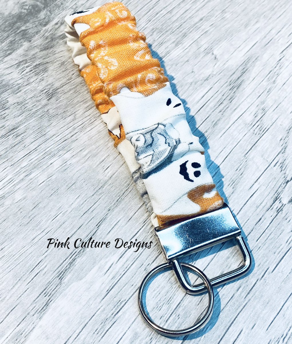 NEW PRODUCT ALERT! Keychains are launching soon along with our revamped website!! 
#yeg #edmonton #sherwoodpark #stalbert #sprucegrove #leduc #calgary #alberta #yyc #scrunchies #scrunchiekeychain #keychain #customkeychain #fabrickeychain #halloween #glowinthedark