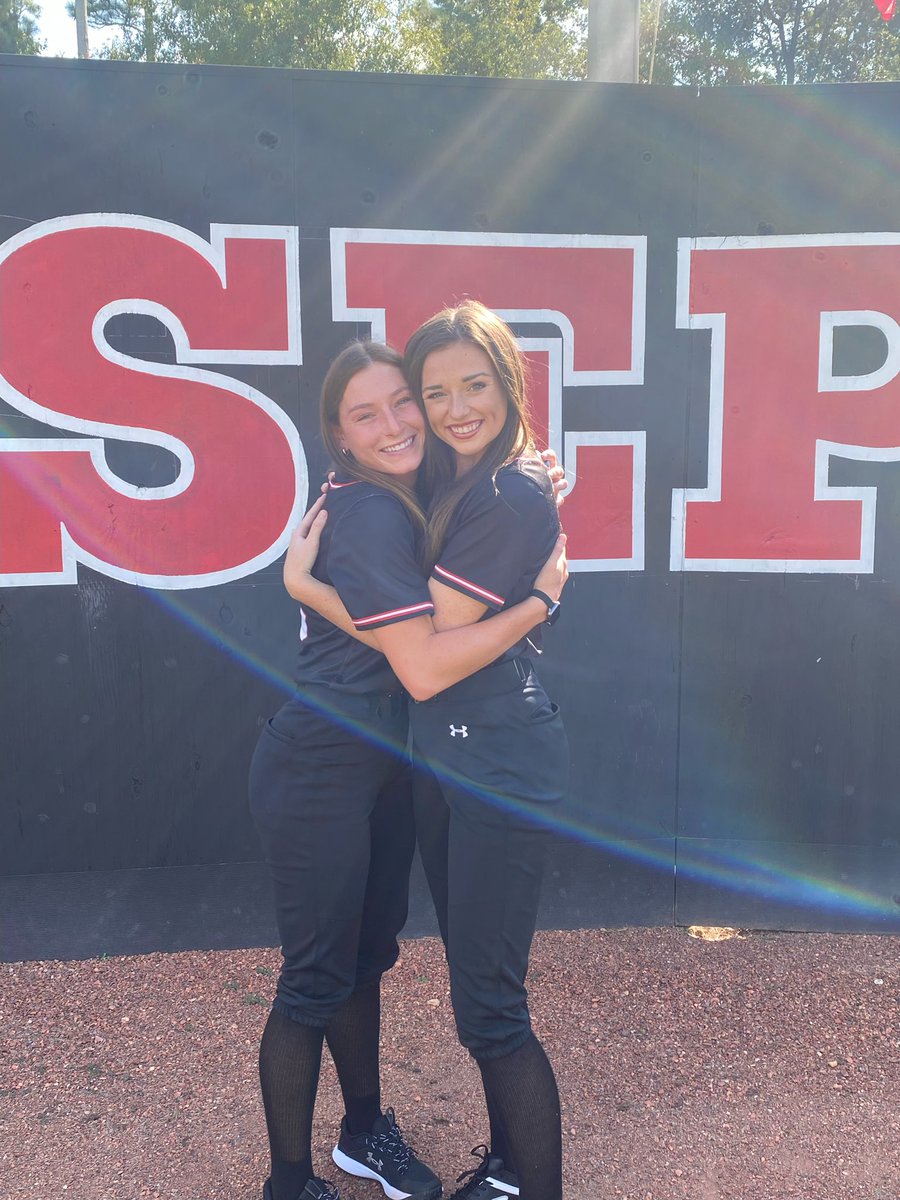 WMCAREYsoftball's tweet photo. Picture day always brings out the best in us #makingmemories #relentless https://t.co/GJxhhpHVM7