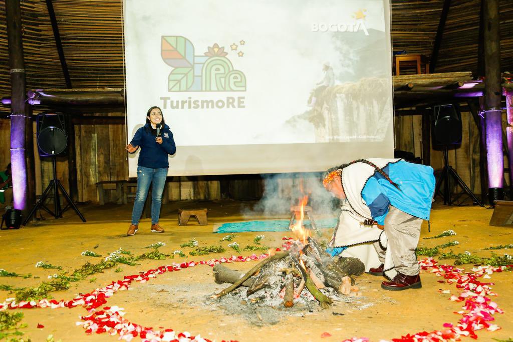 Bogota_Turismo's tweet photo. #AEstaHora| El @IDTBogota en el @JBotanicoBogota presenta la estrategia de bienestar #TurismoRE,
donde se darán a conocer las experiencias vinculadas para
✅REencontrarnos
✅REactivarnos
✅REconectarnos https://t.co/C6AUydRqLh