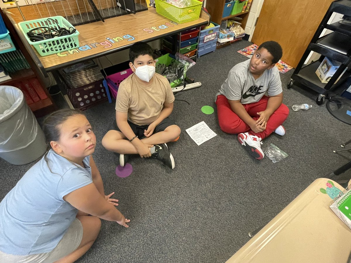 My kiddos did a great job practicing teamwork and finding supporting details to our 9/11 Main Ideas. #5thgradeela #teachersoftwitter #teacherlife <a href="/CHESPirates/">Corinth-Holders Elementary School</a>