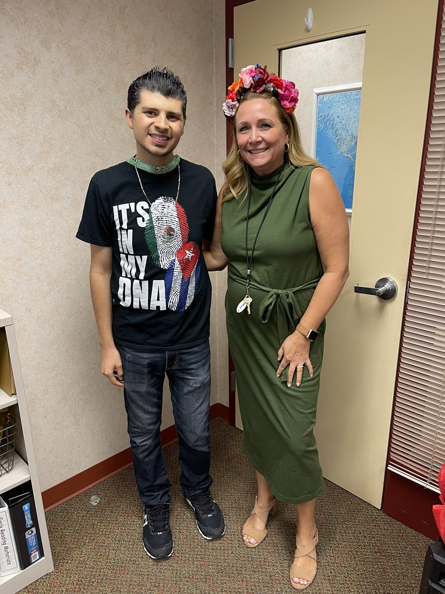 coachinwpurpose's tweet photo. Few snippets of today’s #HispanicHeritageMonth kickoff at #AnnieRMitchell ! Validating + affirming students’ culture is a commitment that we proudly honor. Stay tuned for this month’s activities. #VisaliaUSD #OneVisaliaConnected #ValidateAffirmBuildBridge https://t.co/9bfprwqqkY
