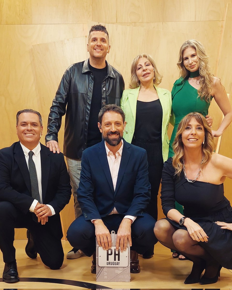 Canal 4 (@canal4_uy) on Twitter photo Ya comenzó <a href="/PodemosHablar_4/">PH Uruguay</a>. Confesiones, anécdotas, risas y el combo de emociones de cada jueves ¡prendete a @canal4_uy 📺! Ya comenzó <a href="/PodemosHablar_4/">PH Uruguay</a>. Confesiones, anécdotas, risas y el combo de emociones de cada jueves ¡prendete a @canal4_uy 📺!