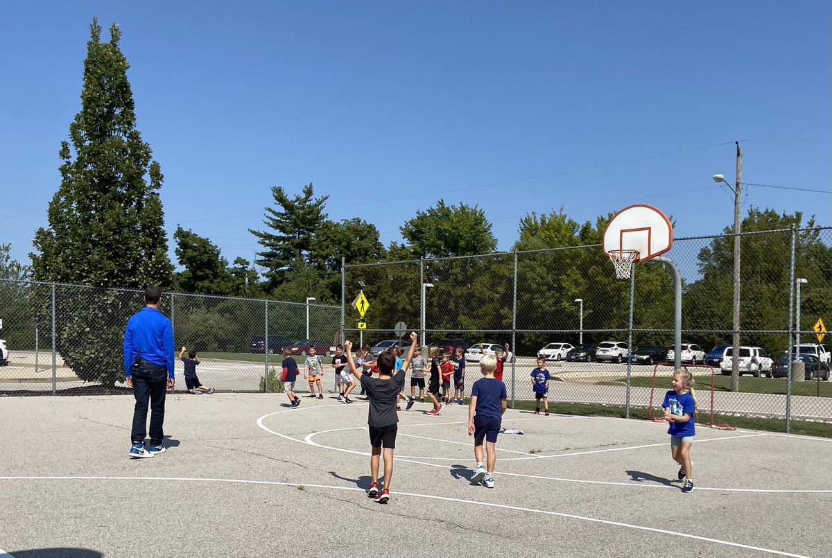 Toro's 1st Graders tweet media