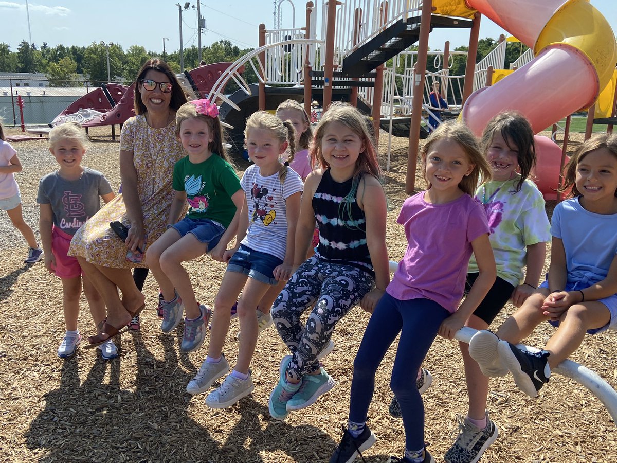 Toro's 1st Graders tweet media