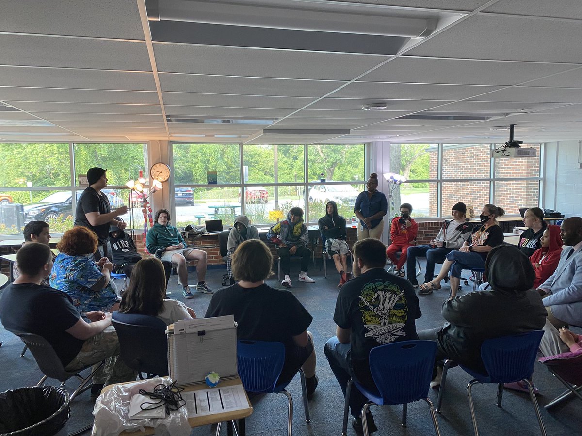 Coach_RCooper's tweet photo. Circles build community through connections and creating a space where everyone has a voice. Advisory has become a place for our students to belong.  ❤️ https://t.co/DpTKNJGQPf