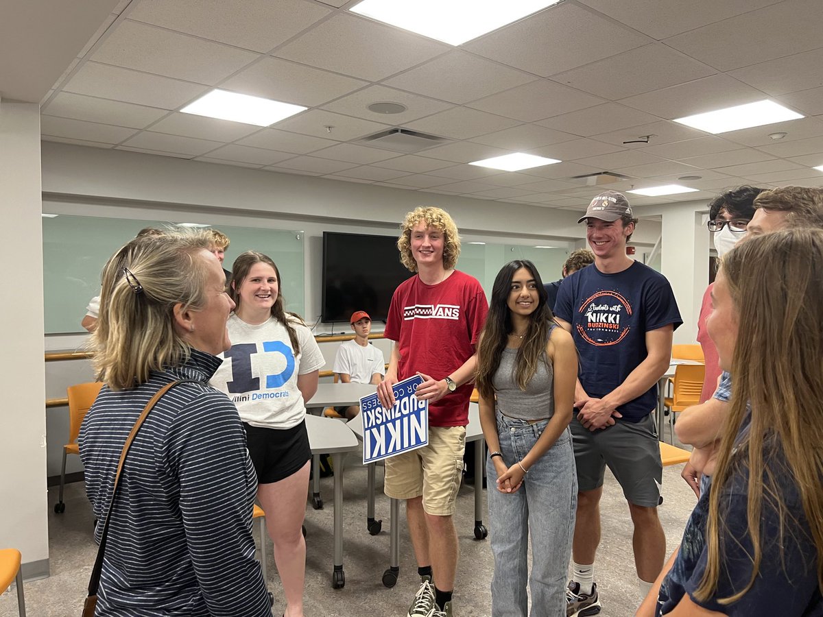 Go Illini! Thank you to the <a href="/IlliniDems/">Illini Democrats</a> for having me at your meeting tonight to talk about my campaign. Always great to be back on campus