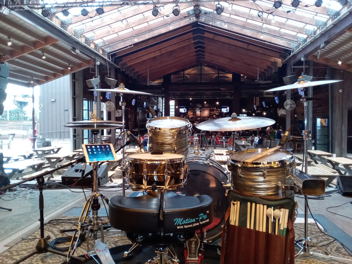 DPattersonMusic's tweet photo. On the drums tonight for @SusanHickman at The Rustic - Houston.
#drummer #giglife #drumkit @SalyersPerc @tnrproducts @CYMPAD_USA @ImpCymbals @gretschdrums @remopercussion #thedrumwallet @WristGrips #motionprodrumthrones @castleclutch @LowBoyBeaters @SledgePad #dannypattersonmusic https://t.co/1YTOwAdQpY