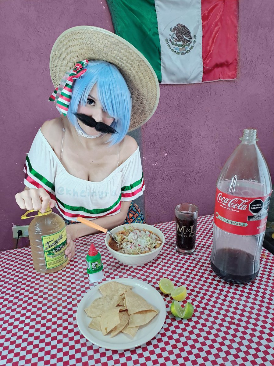 PassieCos's tweet photo. Today we celebrate "el grito"! I will enjoy this pozole, but it would be better with you by my side ~

#rem #rezero #cosplay #mexicangirl #15DeSeptiembre #waifu #mexicana #Mexico https://t.co/Fezh0H6xmw