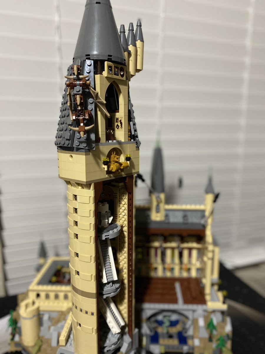 GrandAdmQuack's tweet photo. 🚨🚨 SET BUILD TIME 🚨🚨
We're #live on #twitch come join us to build - Hogwarts Castle #1043 Part 9, also maybe an attempt at fitting this on a MILS plate.. We'll see... https://t.co/B0bpFu1diL #LEGO #twitch #smallstreamer #mentalhealth #AFOL #storycrafting #MOCing https://t.co/egF2JlPMbL