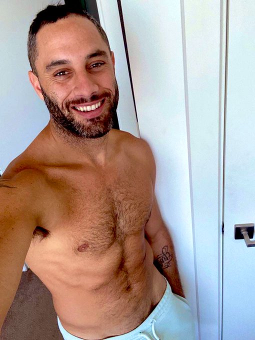 I&rsquo;m here. https://t.co/Nr4IwJnpnk Where are you? 👀 https://t.co/snhpJrJqCG