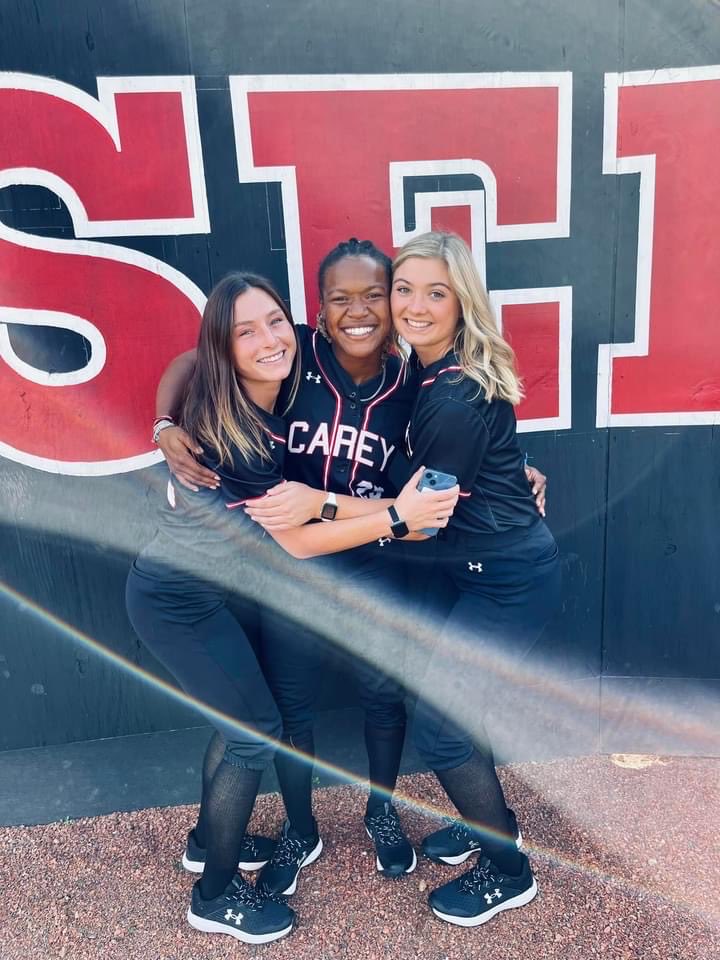 WMCAREYsoftball's tweet photo. Fun at picture day ⁦@NationsHaley⁩ ⁦@rachrodriguez8⁩ ⁦@alex_jaquinn⁩ ⁦@susie_lebert⁩ ⁦@CarleyKidder⁩ https://t.co/nu35LJscvO