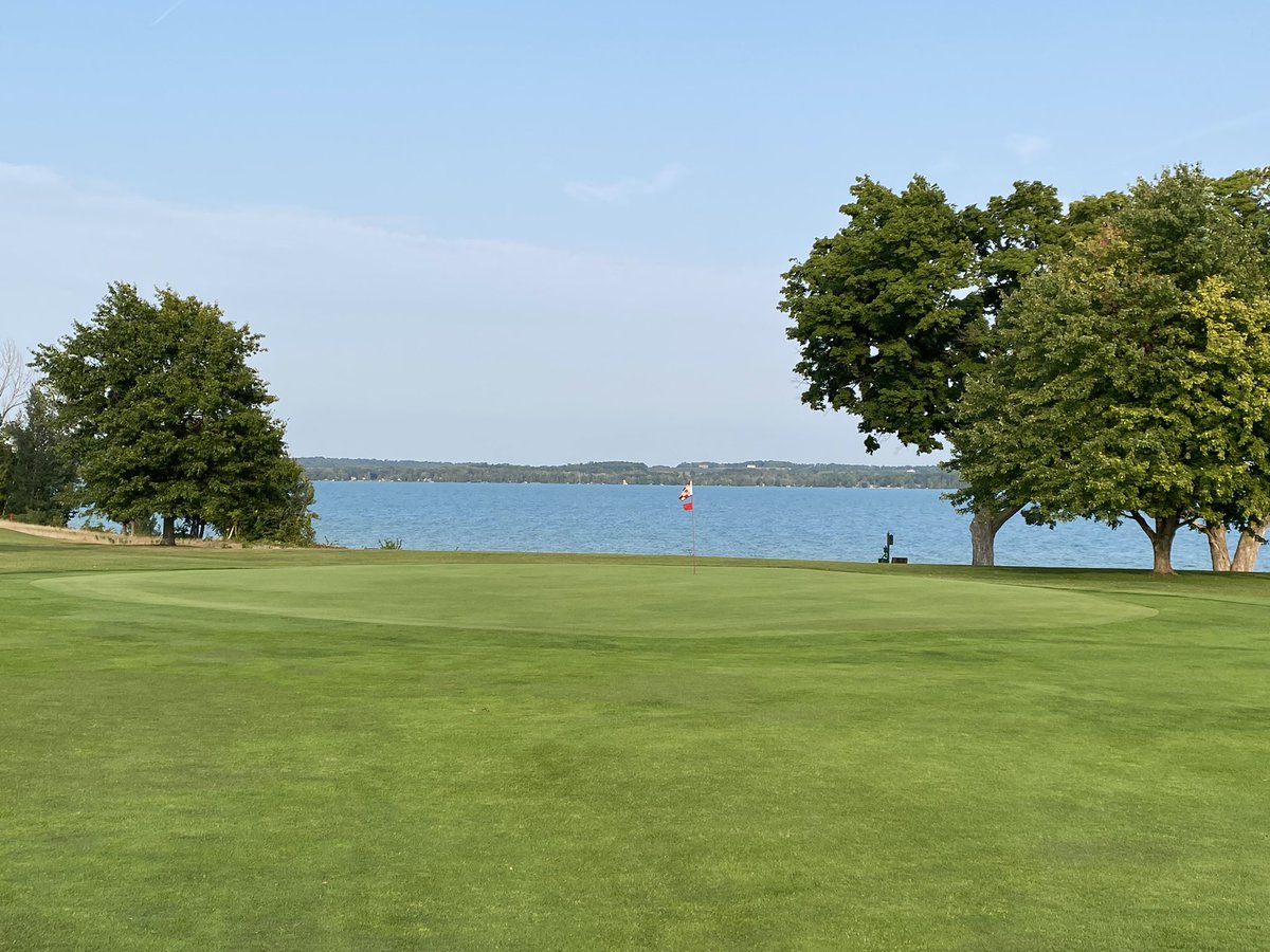 GCIMagazineGuy's tweet photo. Elk Rapids, Michigan (pop. 1,507) has one golf course. It’s one of America’s great 9-holers because superintendent Gene Davis and team are perfectly preserving the brilliant work of Donald Ross and J.B. McGovern. And the location? Well, it’s #PureMichigan. https://t.co/24rhVemaRd