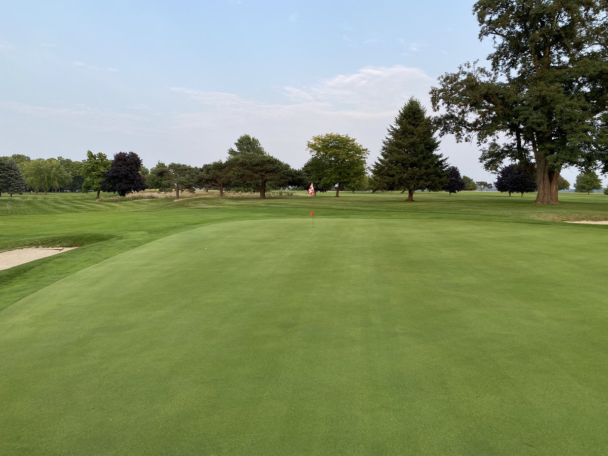 GCIMagazineGuy's tweet photo. Elk Rapids, Michigan (pop. 1,507) has one golf course. It’s one of America’s great 9-holers because superintendent Gene Davis and team are perfectly preserving the brilliant work of Donald Ross and J.B. McGovern. And the location? Well, it’s #PureMichigan. https://t.co/24rhVemaRd