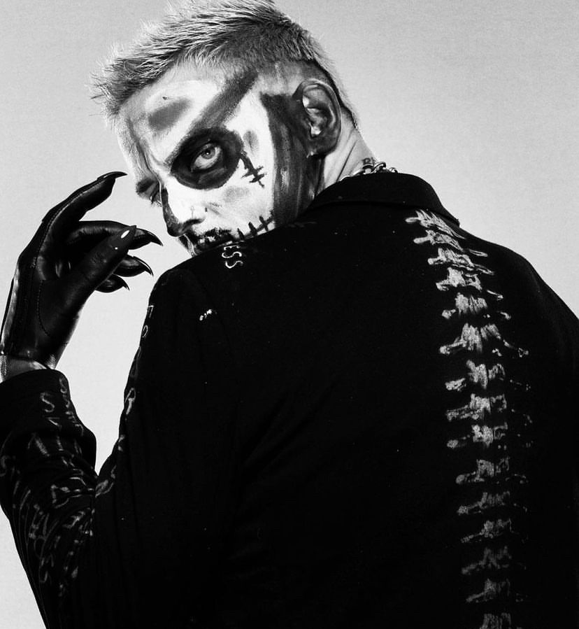 DarbyAllin's tweet photo. Congrats to Justin on winning the gloves live on the whatnot stream 

Another show Sunday one pm est 

https://t.co/8PrlFewNwj https://t.co/pN06gKqL00