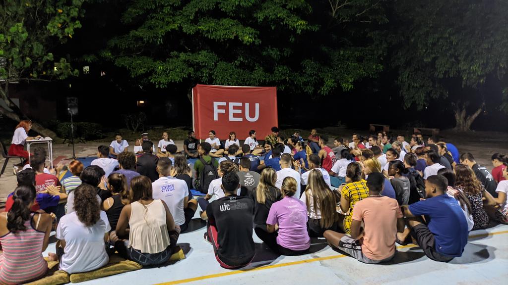 universidad_uci's tweet photo. #Ahora se desarrolla el #XCongresoFEU en la Residencia, con la presencia de @Alvarez_Tur, miembro del Comité de Partido; @hanleyro Secretario del Comité @uci_ujc; @Calibancubano Vicerrector de Extensión y Residencia y @GabyJacomino presidenta de la FEU. #20AniversarioUCI https://t.co/lUlZ0DRMT1