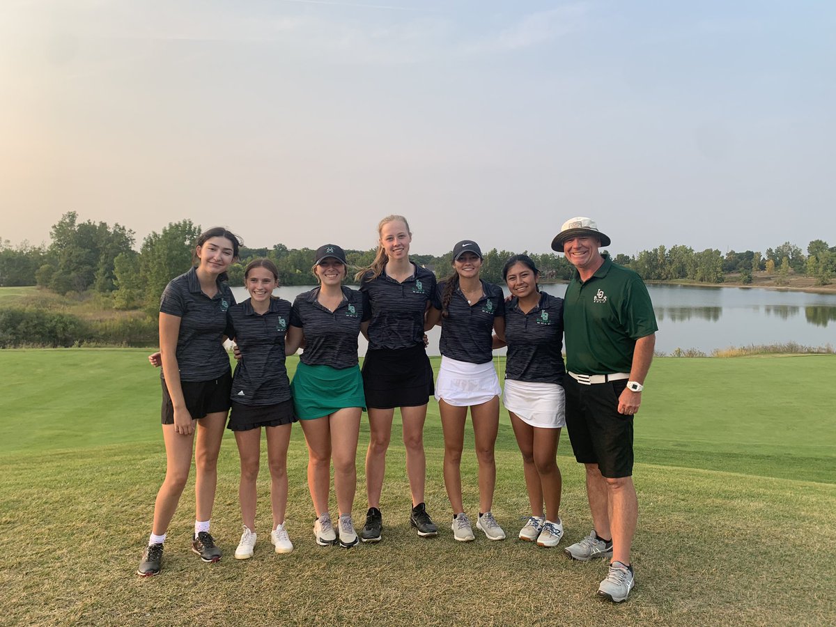 The Lady Dragons dominated on the Dunes golf course at Boulder Pointe vs Bloomfield tonight. Ellie Britt was medalist with 37 and Mya Moran had a career best 41.  Final score was 165-176. The girls are now 3-2 in the OAA Red.