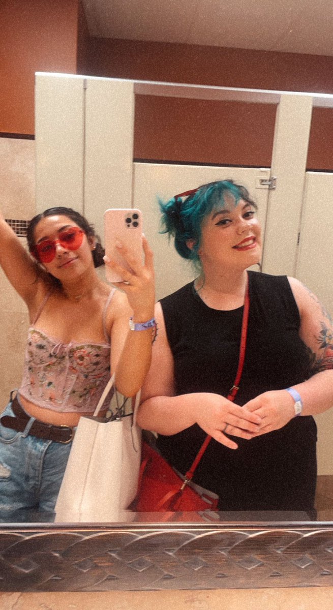 tesshuberr's tweet photo. summer 22 recap 👹 https://t.co/27cpHzGdlA