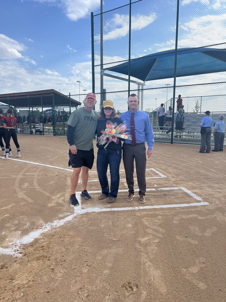 GINWSoftball's tweet photo. Tonight we honored the man who impacted NW in many positive ways including our seniors &amp; hiring 3 of us coaches. Mike will always be remembered &amp; will be a Viking forever. Thank you @NancySo47839807 for making the trip so we could honor your husband. 
#ginwvikings https://t.co/Xdav7QrYPy