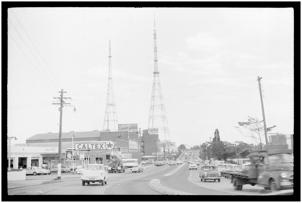 Transgrid_AU's tweet photo. Another #FlashbackFriday 📸 gem from our archives for vintage car enthusiasts.

This shot taken back in 1966 shows the Pacific Highway at Gore Hill on Sydney's Lower North Shore. 

#energy #history #Transgrid #Sydney https://t.co/5HtXUkVyA9