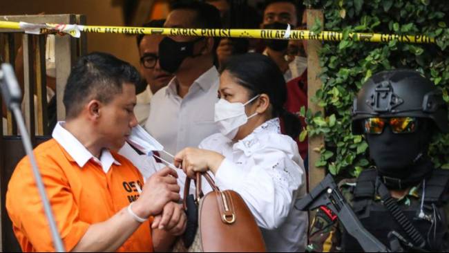 KompasTV's tweet photo. Penasihat Kapolri: Kalau Sampai Ferdy Sambo Divonis Bebas, Institusi Kepolisian Bisa Dibubarkan https://t.co/VLAWElxcq5 https://t.co/EOl1BZqNct