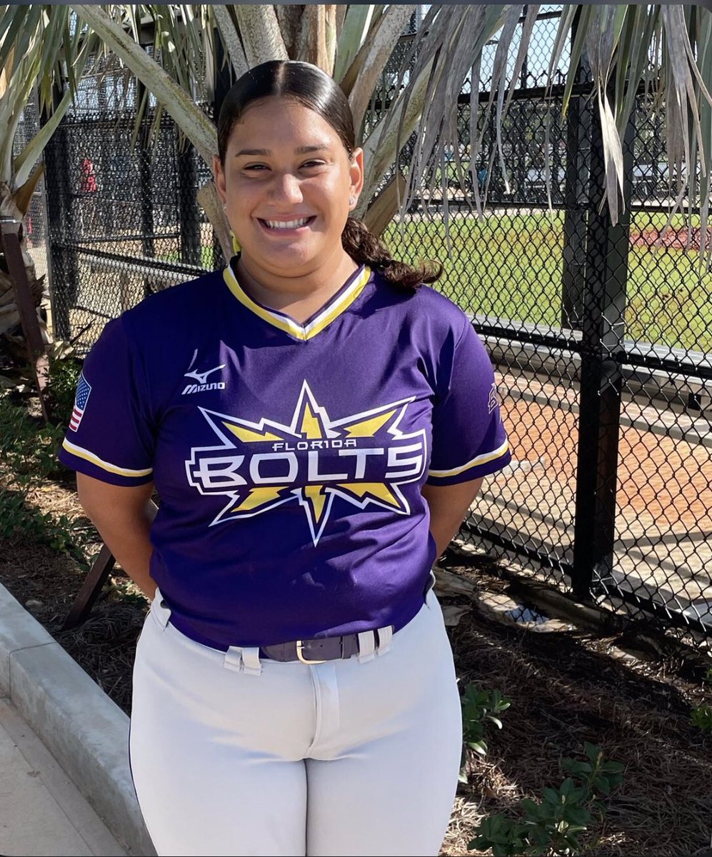 ChristinaO2024's tweet photo. Hi my name Christina Ortiz (aka Cici Ortiz). I am a class of 2024  and I’m a LHP/ 1B. This my softball twitter account https://t.co/t9f2hXpBZx