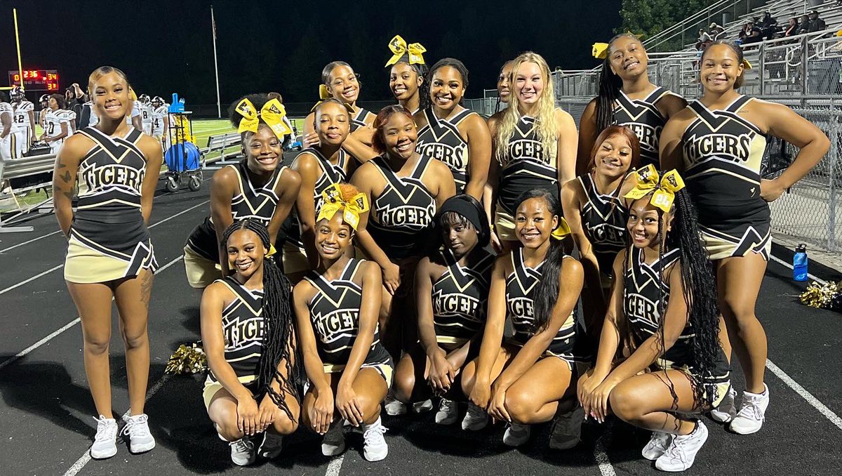 FCHSTigers's tweet photo. It’s a dub! #WeAreFayette #HuntMode #ProtectTheTrail @FootballFayette @nickcoachd42 @FCHSTIGERSPORTS https://t.co/GrQsEMMrhl