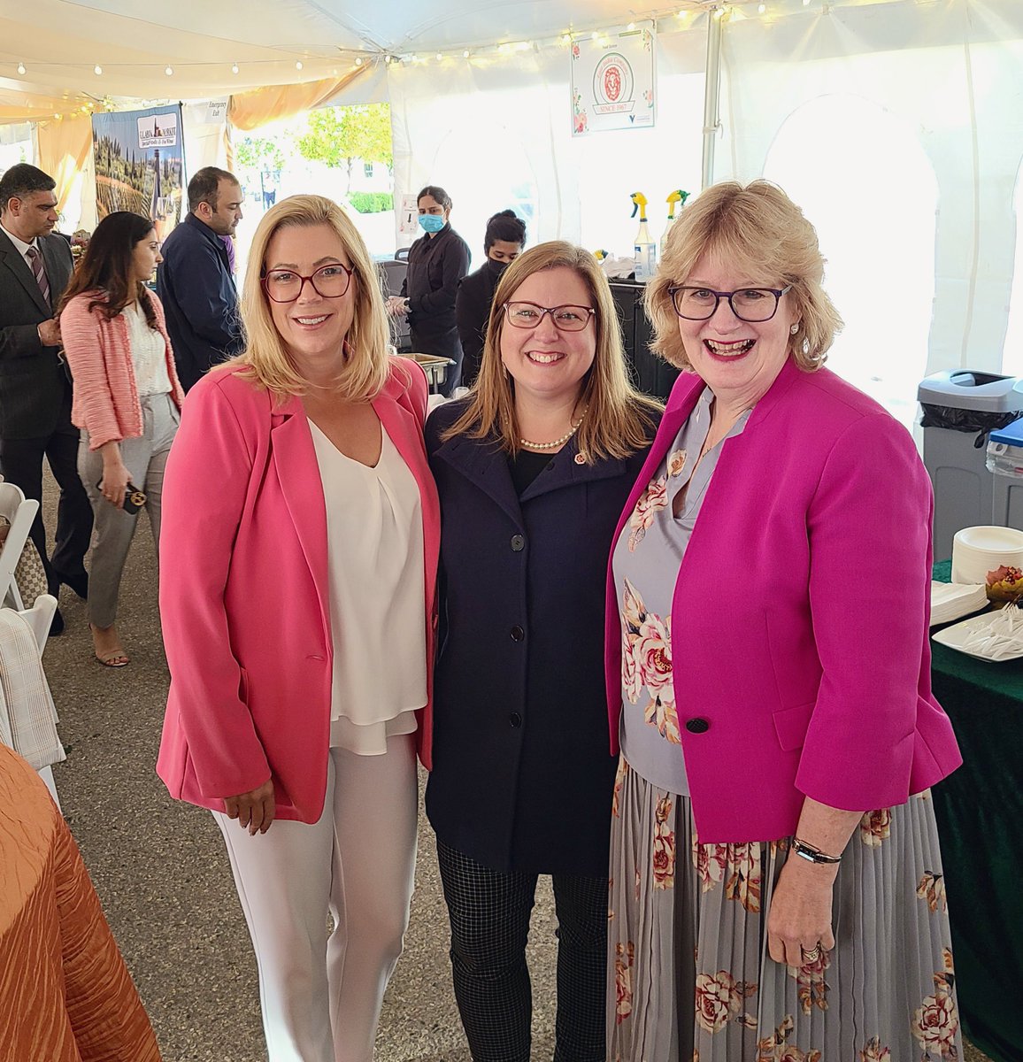 s_Guillemard's tweet photo. So thankful to be able to reconnect with friends and community partners tonight @SupportTheVic Garden party!🌟
Another successful fundraiser for Mental Health supports. Thank you to everyone involved in organizing and planning the special evening.🌹 https://t.co/jcGMPXSDEi