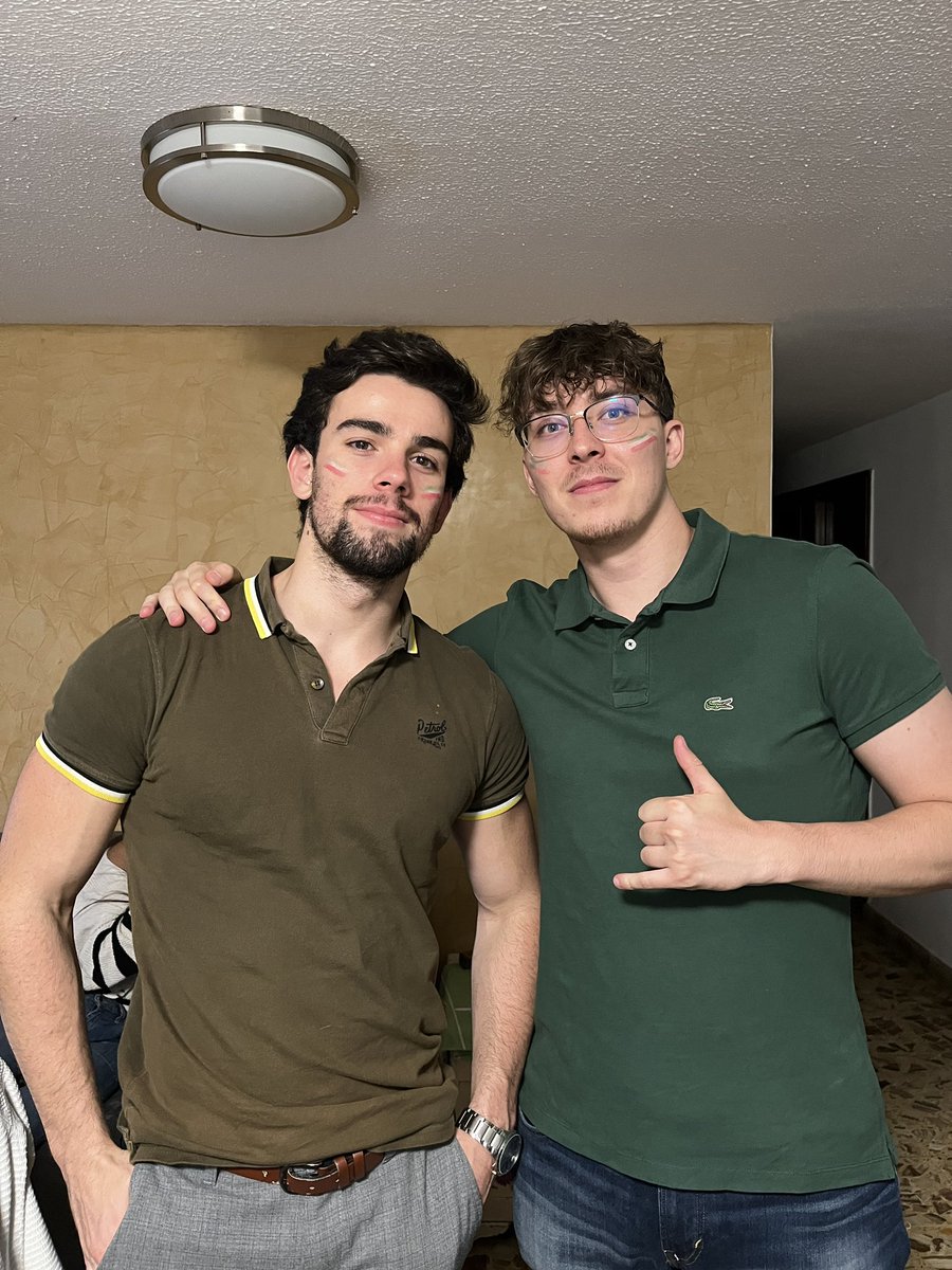 Falbak_'s tweet photo. Disfrutando de la fiesta 👍🇲🇽 https://t.co/phJWAlF3oZ