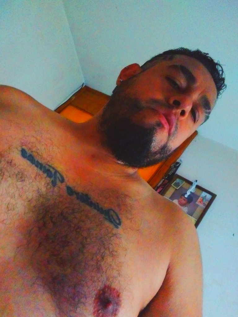 HDANIELdeUZIEL's tweet photo. MI #PEZON ES COMO LOS POLICIAS, PIDE MORDIDA !!! 🤣😂
#machos #cabrones #hetero #ChacalCaliente #mayate #cabroworld #tendencia #morbo #FetichesPajeros #fetichista #fetiche #PezonesPerfectos https://t.co/VFSrYy1wEe