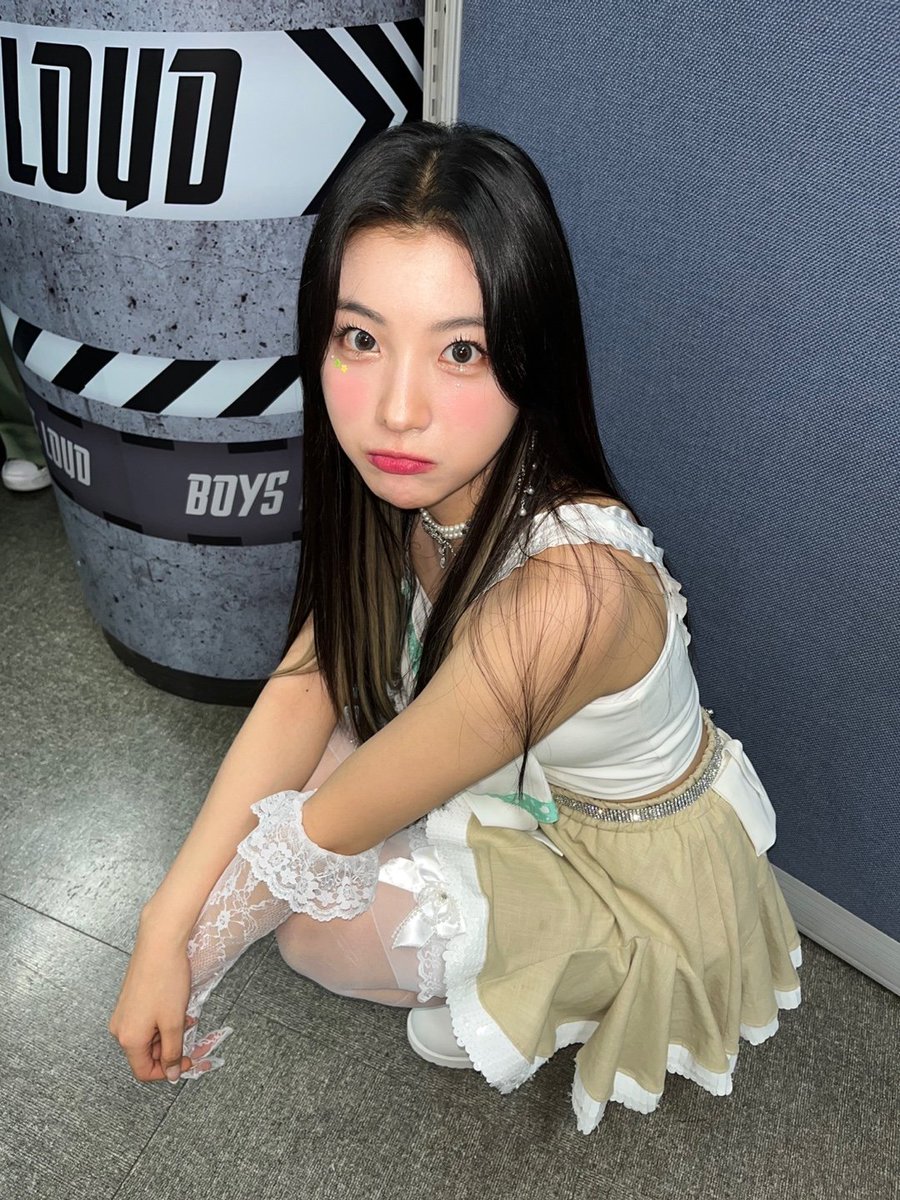 우리 애 얼굴이 이렇게 잘났어요 tweet media