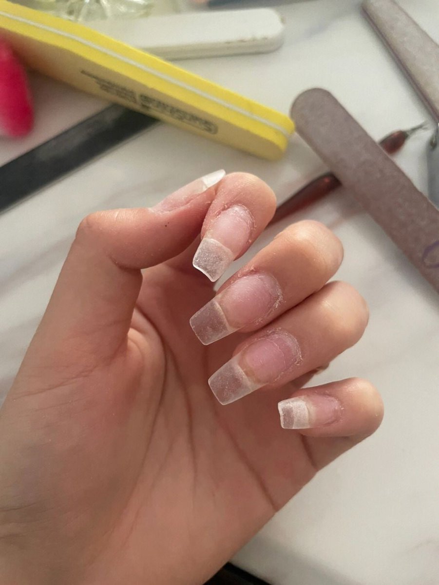 jellenigelitt's tweet photo. I was bored at home today, so I did a manicure myself. It seems that I am very suitable to open a nail shop, ahahaha! https://t.co/dyDRgmgU3J